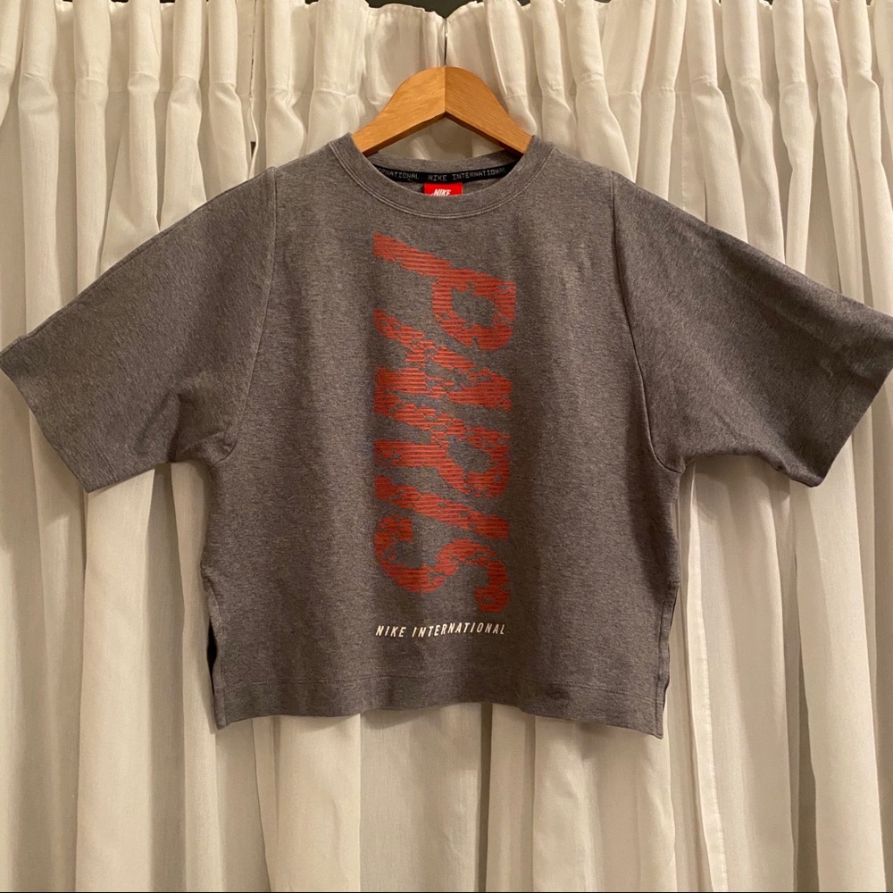 NWOT LE Paris Nike International Cropped Tee